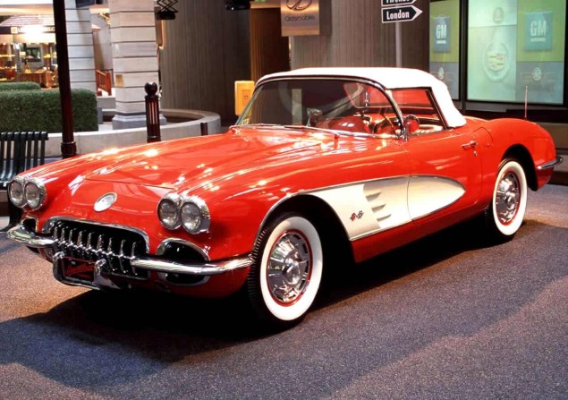 Chevrolet Corvette C1 (1953 - 1962).jpg